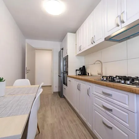 Apartament *